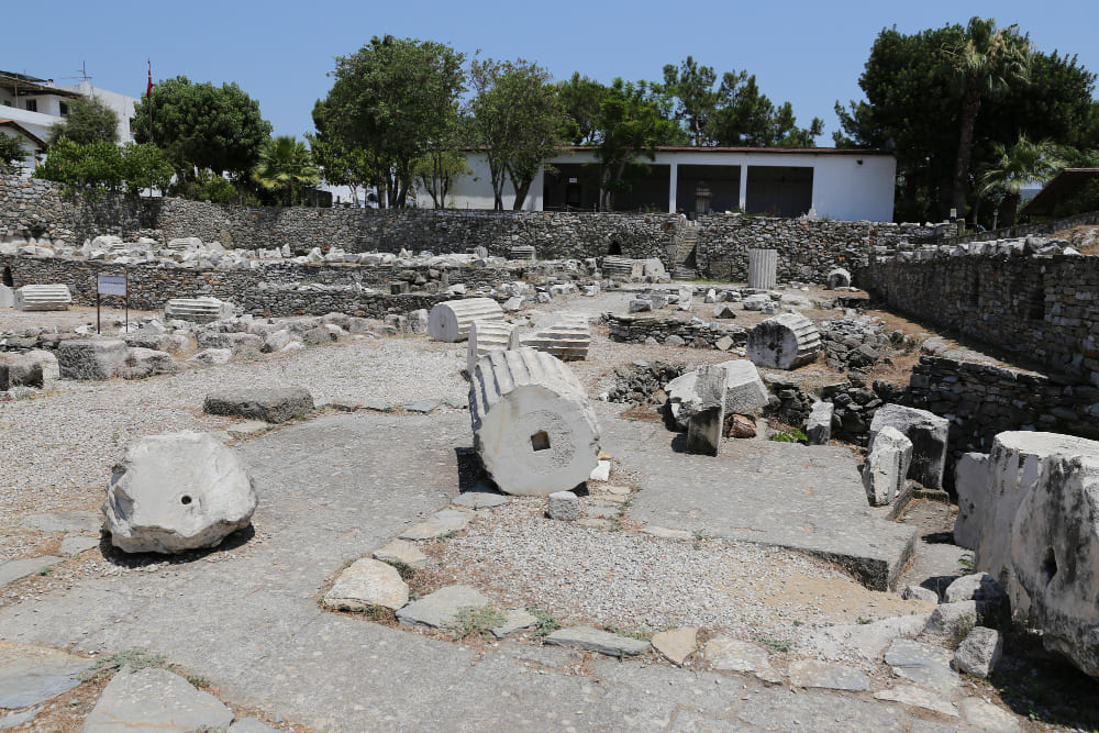 Mausoleum at Halicarnassus and Ancient Kings