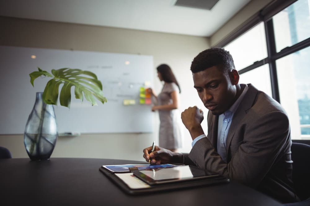 How to Manage Business Expenses Efficiently