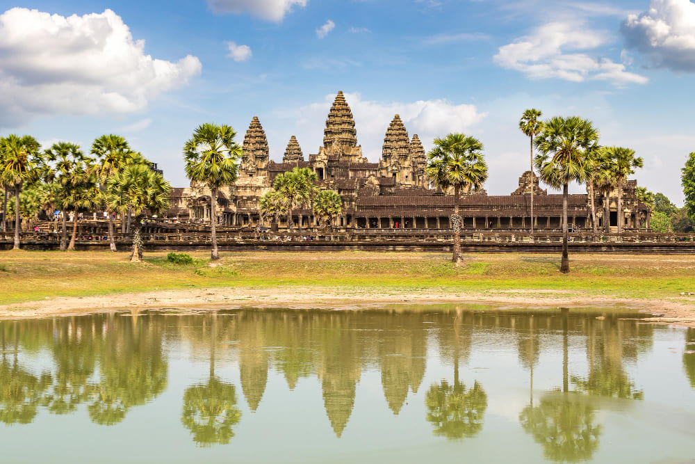 Angkor Wat: Temple City of the Khmer Empire