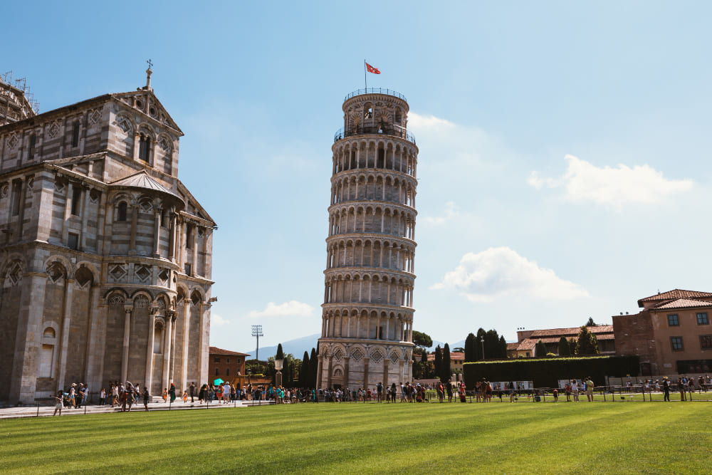 Leaning Tower of Pisa: Iconic Architectural Mistake